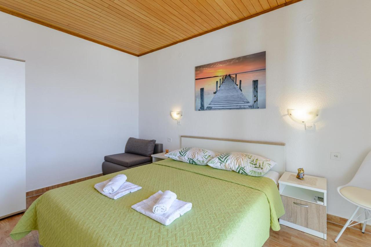 Rooms Sani Brela Exterior photo